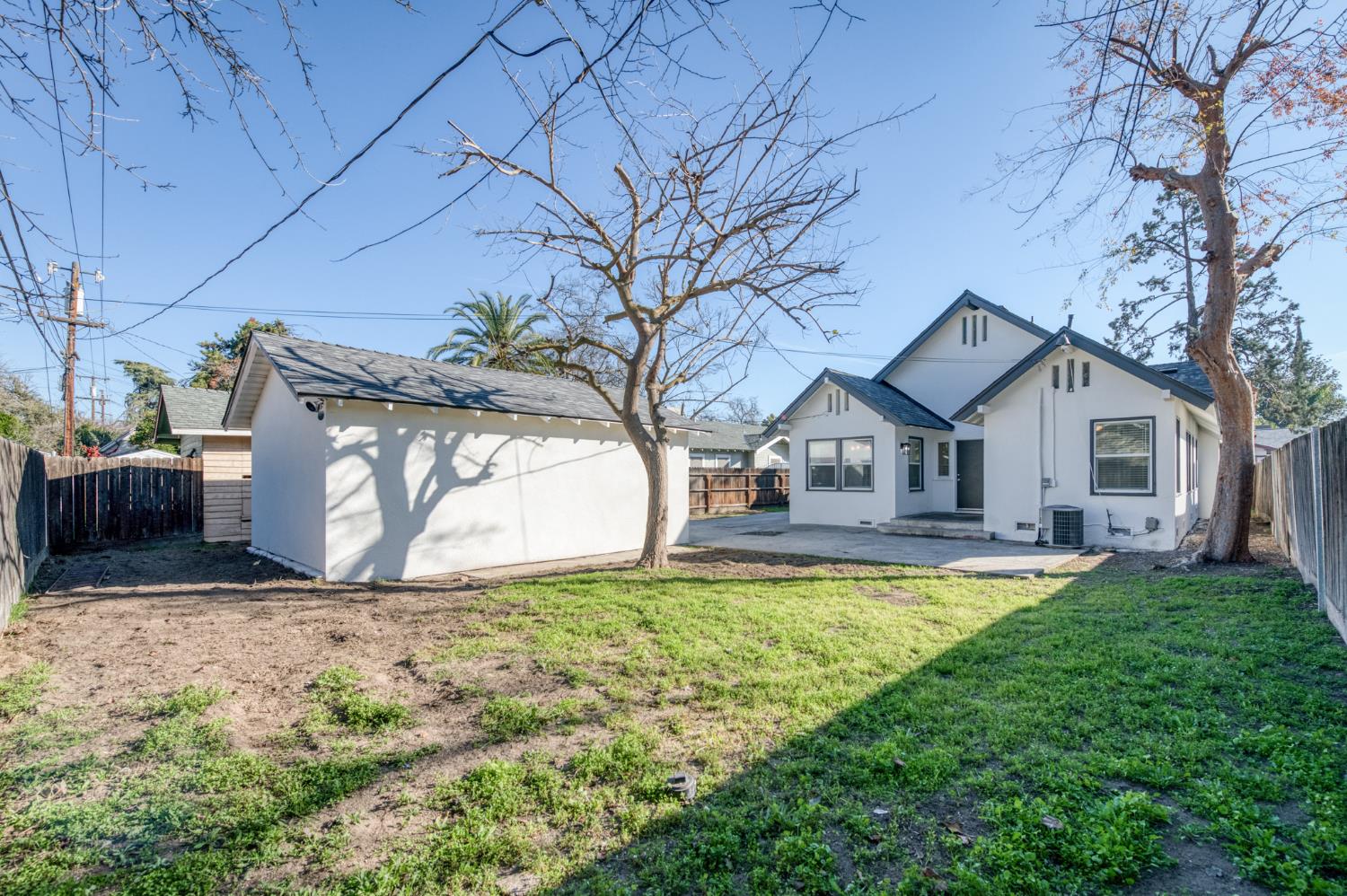 701 E Clinton Ave, Fresno, CA 93704