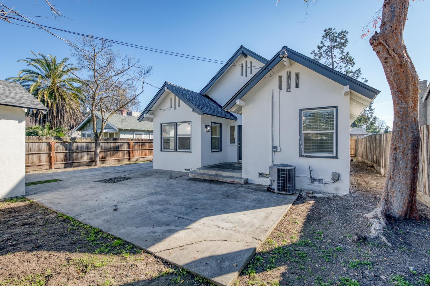 701 E Clinton Ave, Fresno, CA 93704