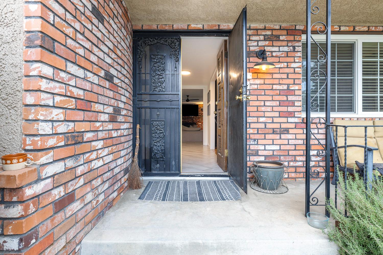 754 E Spruce Ave, Fresno, CA 93720