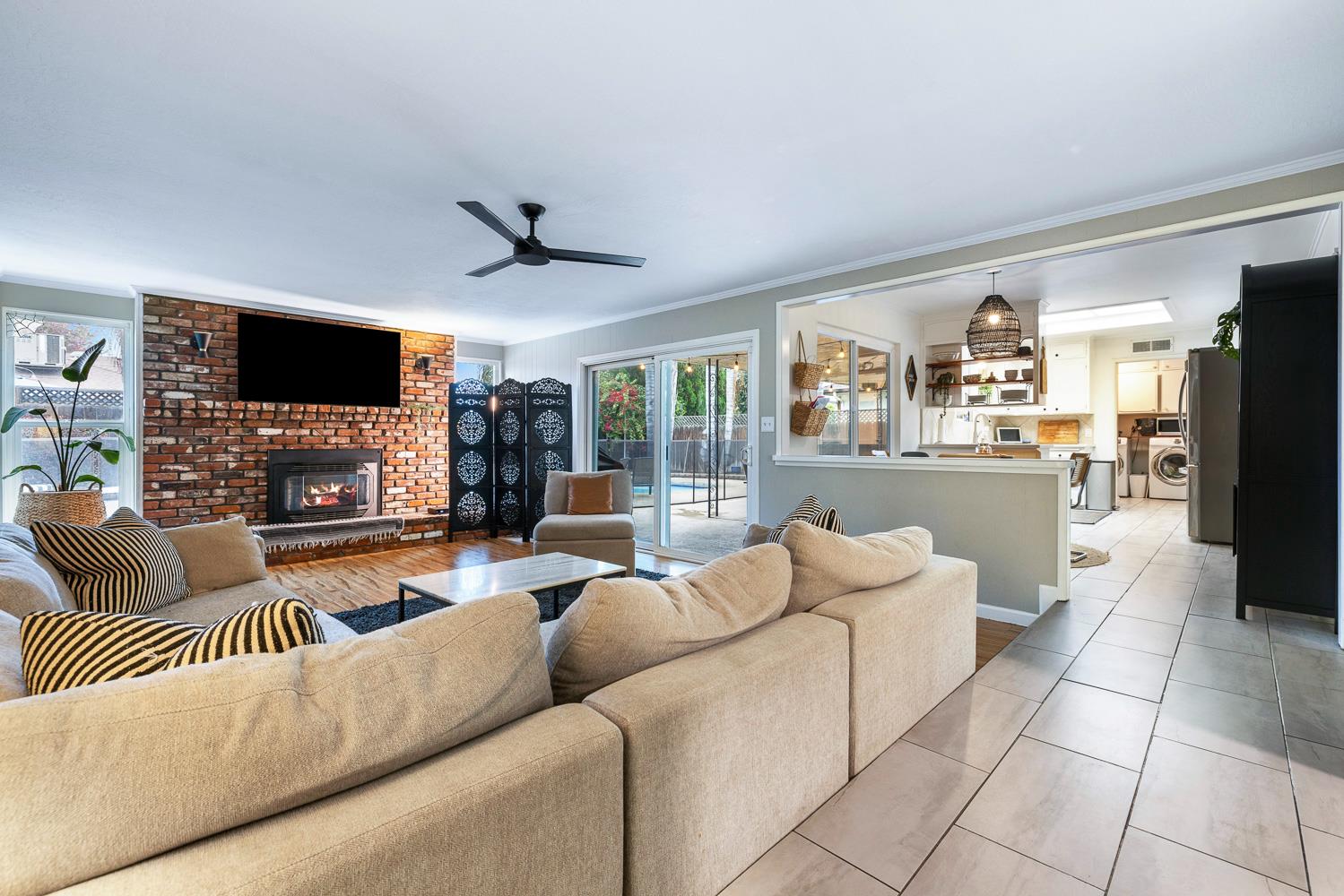 754 E Spruce Ave, Fresno, CA 93720