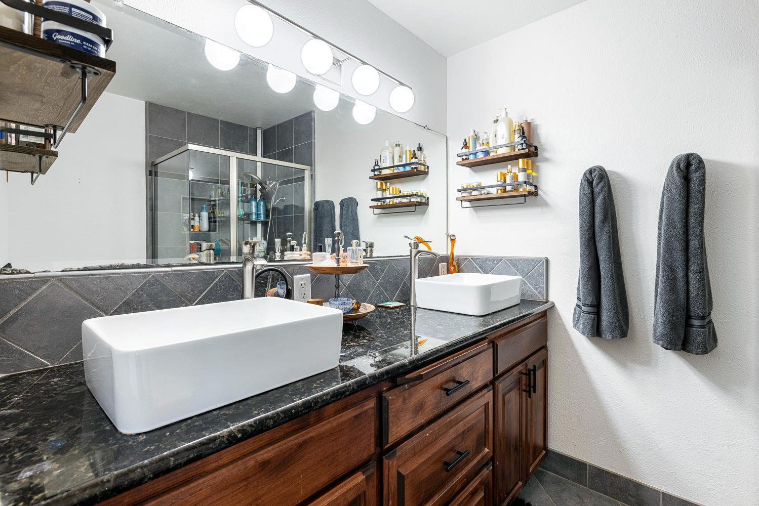 754 E Spruce Ave, Fresno, CA 93720