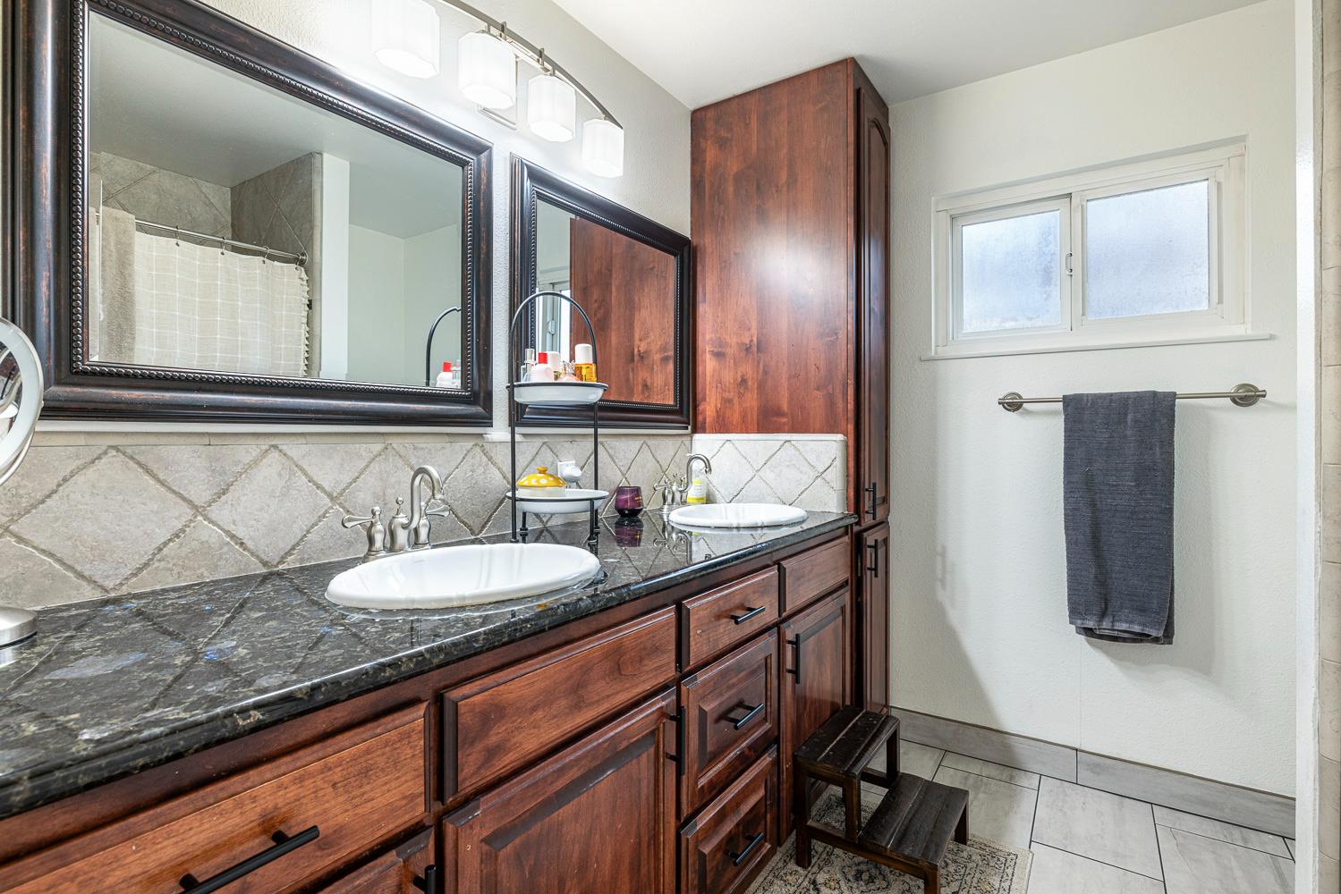 754 E Spruce Ave, Fresno, CA 93720