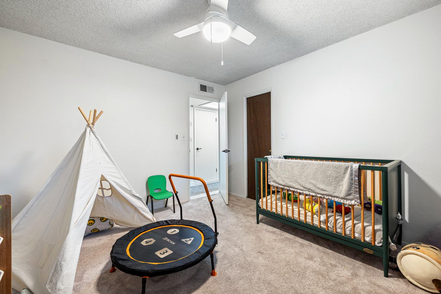 754 E Spruce Ave, Fresno, CA 93720