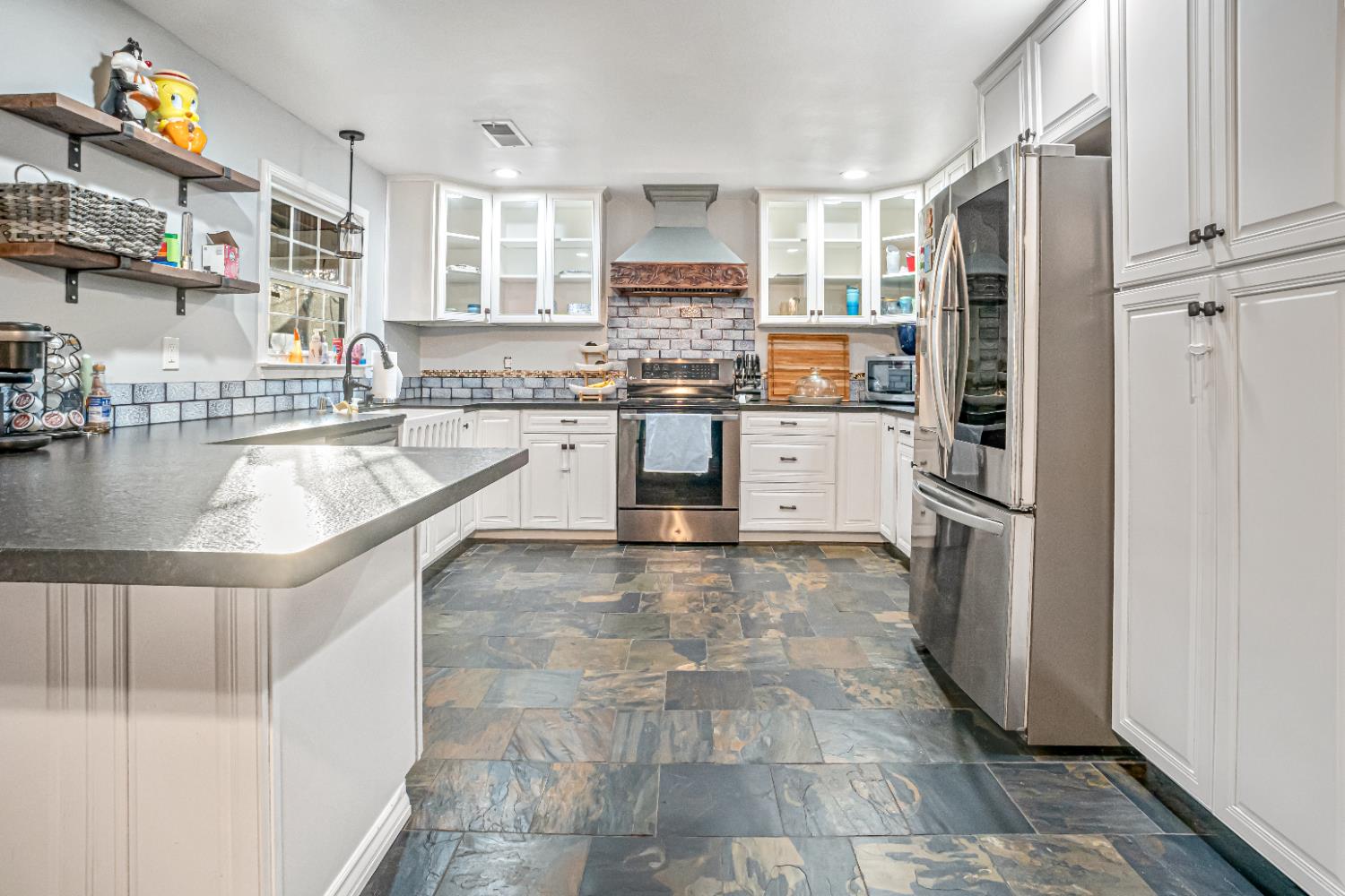 3846 Maywood Dr S, Fresno, CA 93703