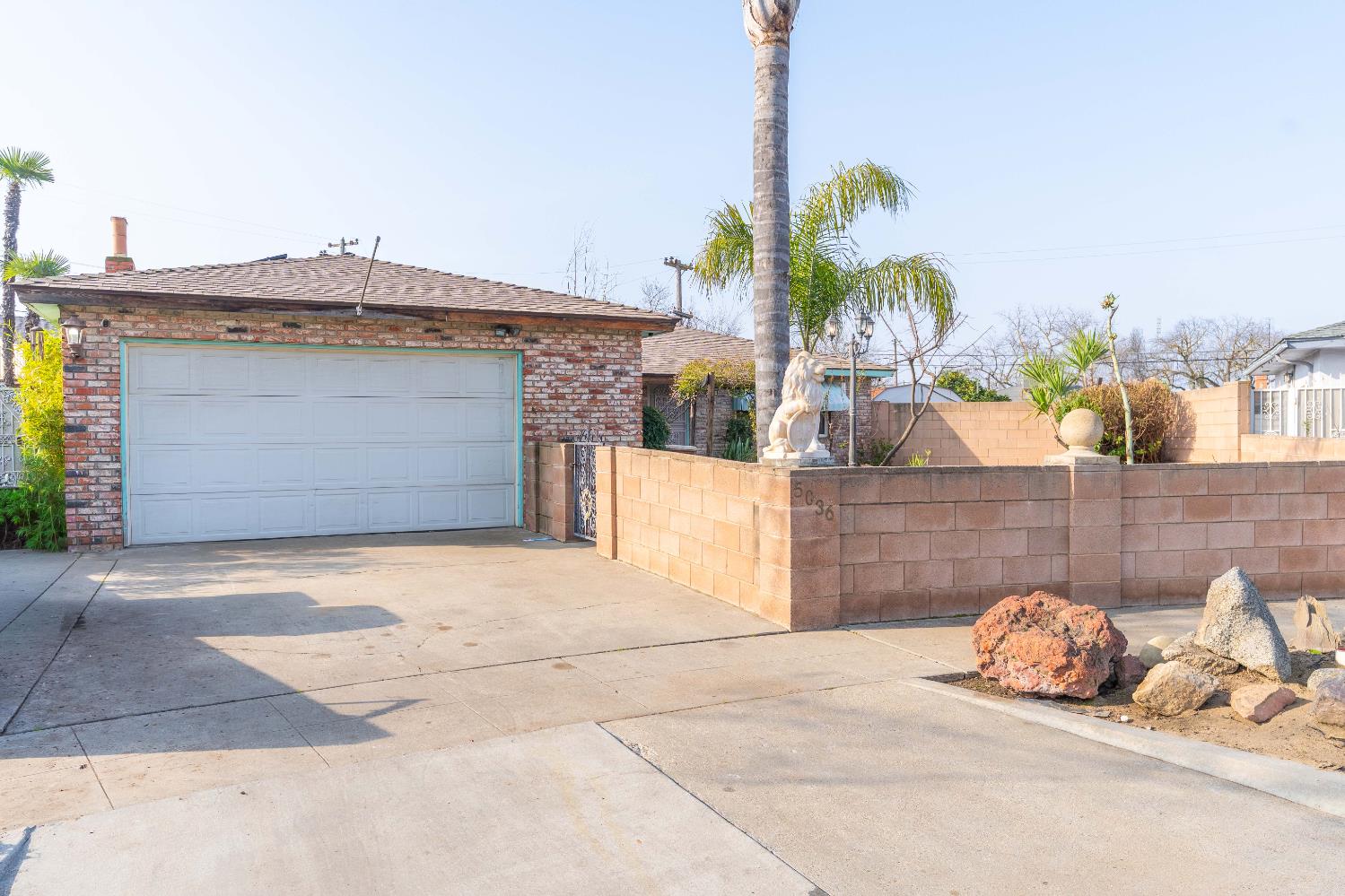 5036 E Sooner Dr, Fresno, CA 93727