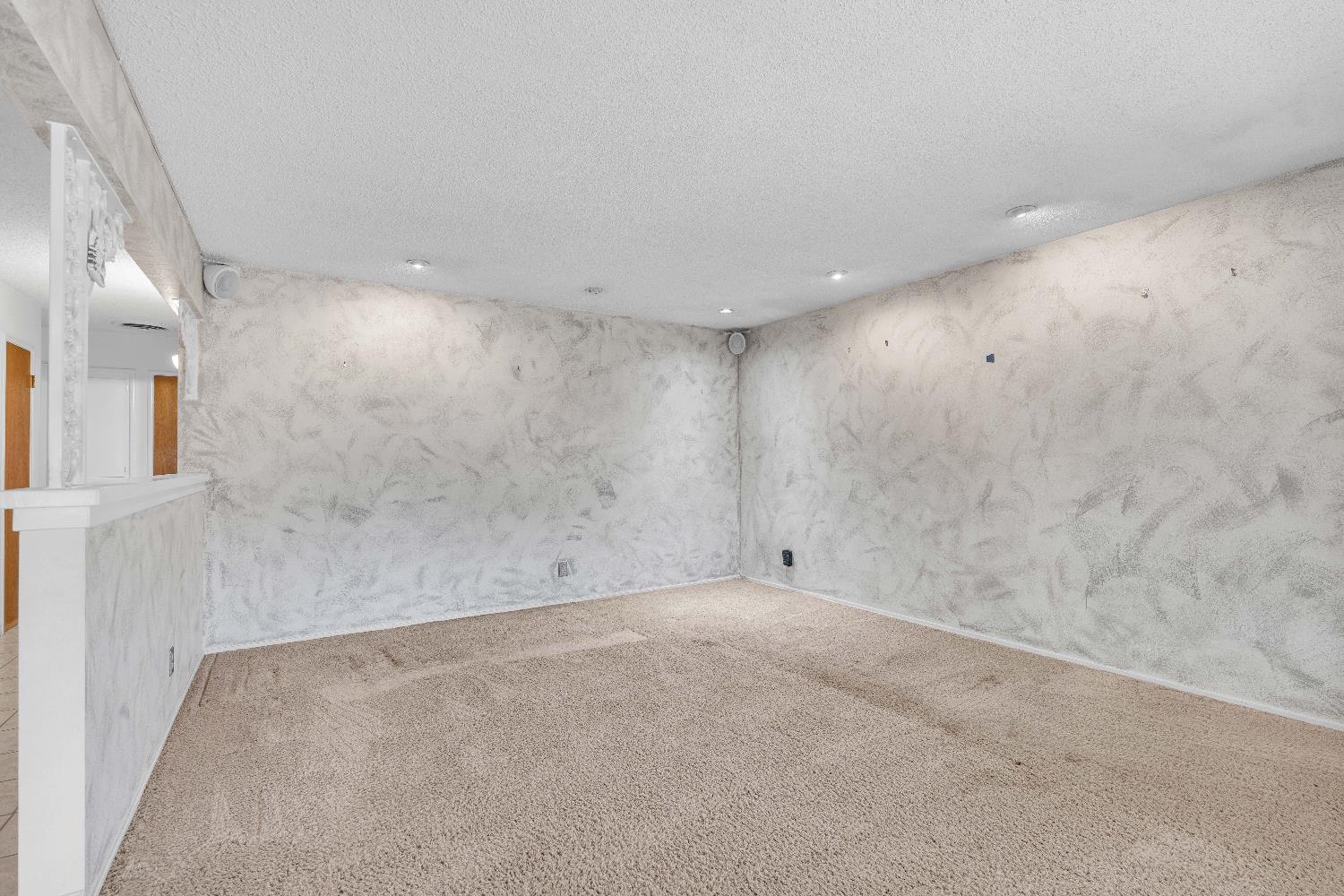 5036 E Sooner Dr, Fresno, CA 93727