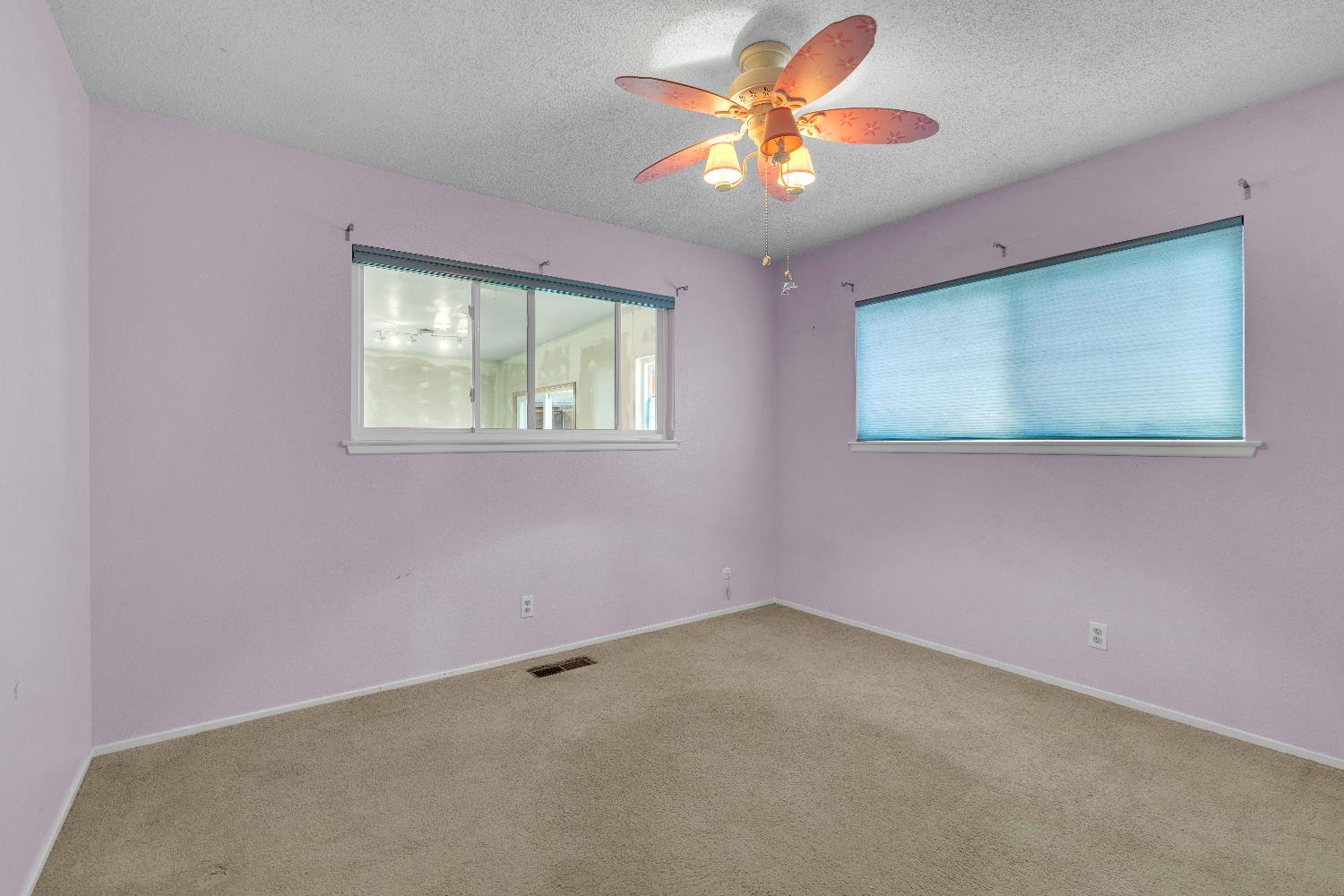 5036 E Sooner Dr, Fresno, CA 93727