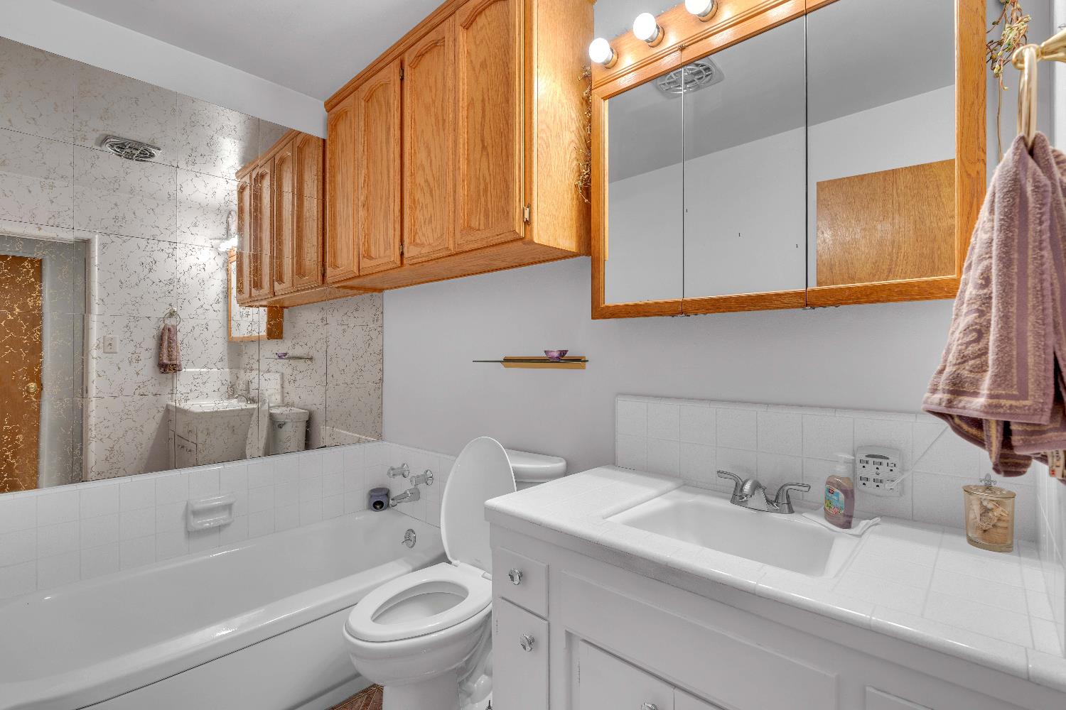 5036 E Sooner Dr, Fresno, CA 93727