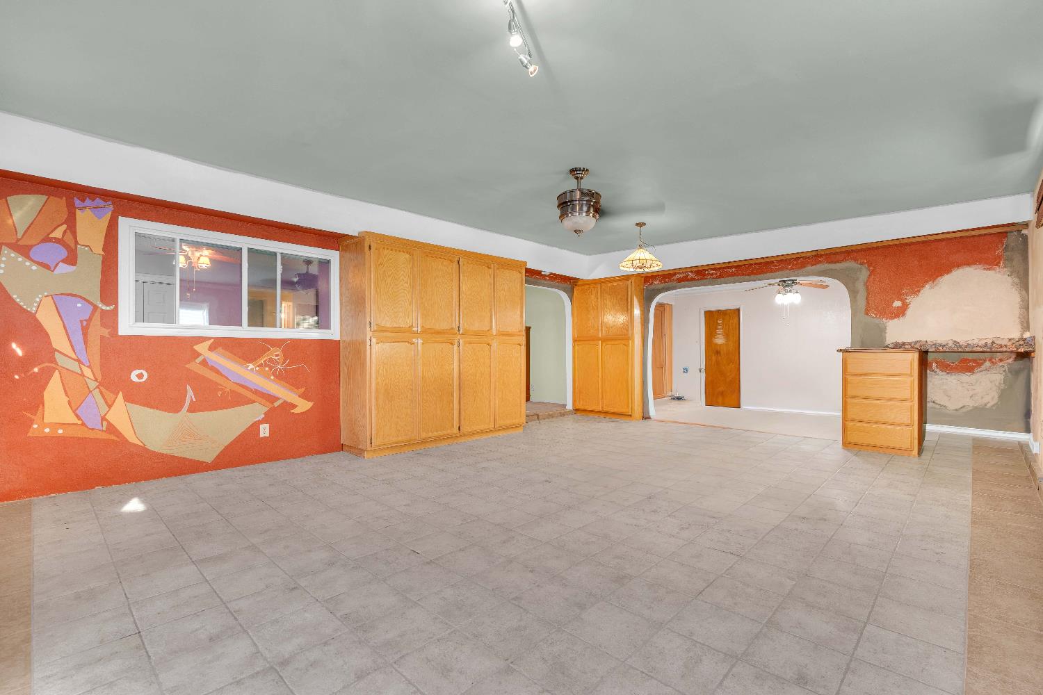 5036 E Sooner Dr, Fresno, CA 93727