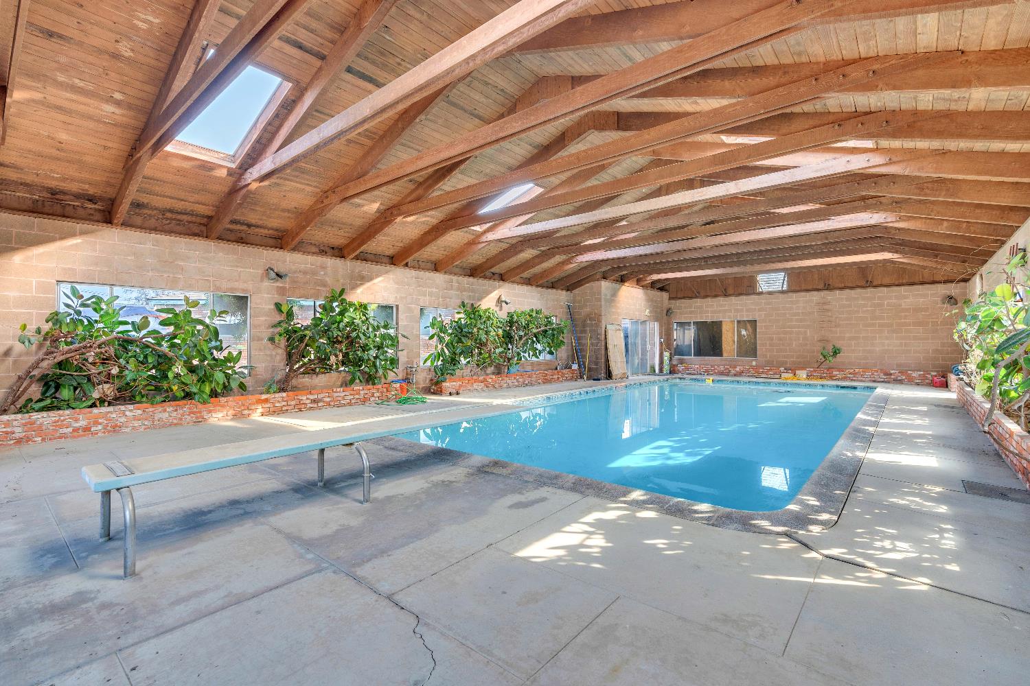 5036 E Sooner Dr, Fresno, CA 93727