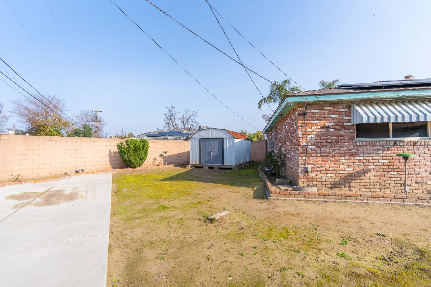 5036 E Sooner Dr, Fresno, CA 93727