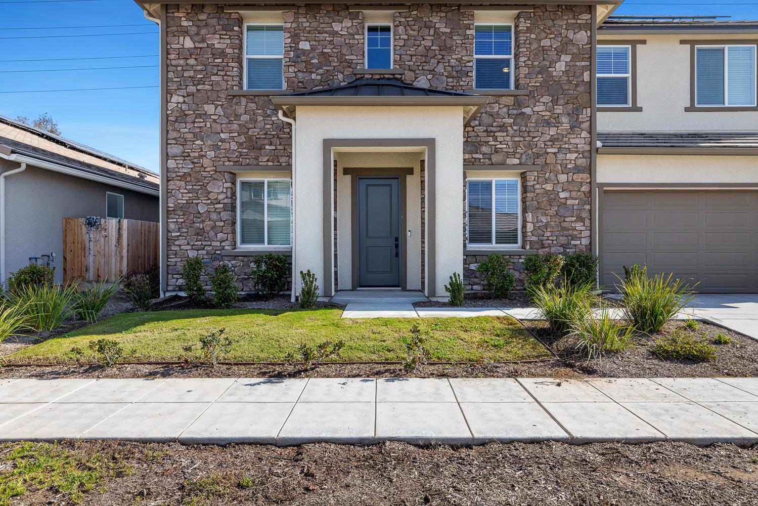 2078 N Laverne Ave, Fresno, CA 93727