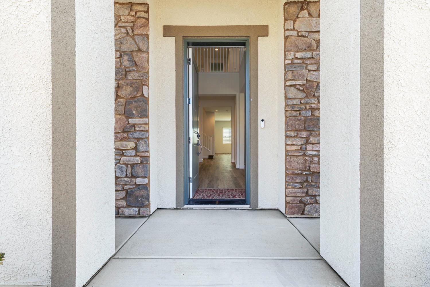 2078 N Laverne Ave, Fresno, CA 93727