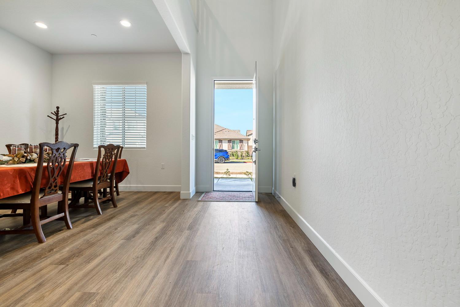 2078 N Laverne Ave, Fresno, CA 93727