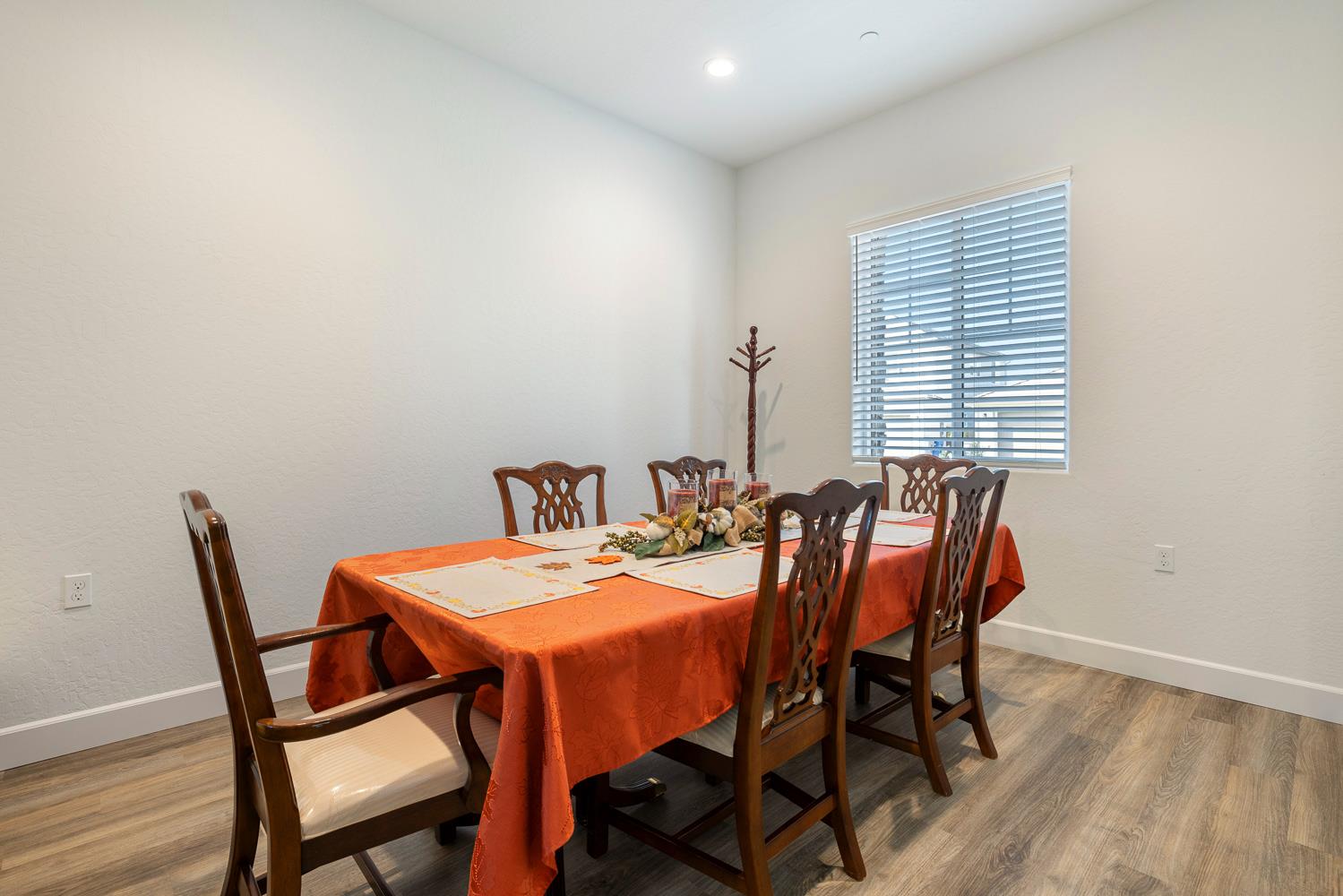 2078 N Laverne Ave, Fresno, CA 93727