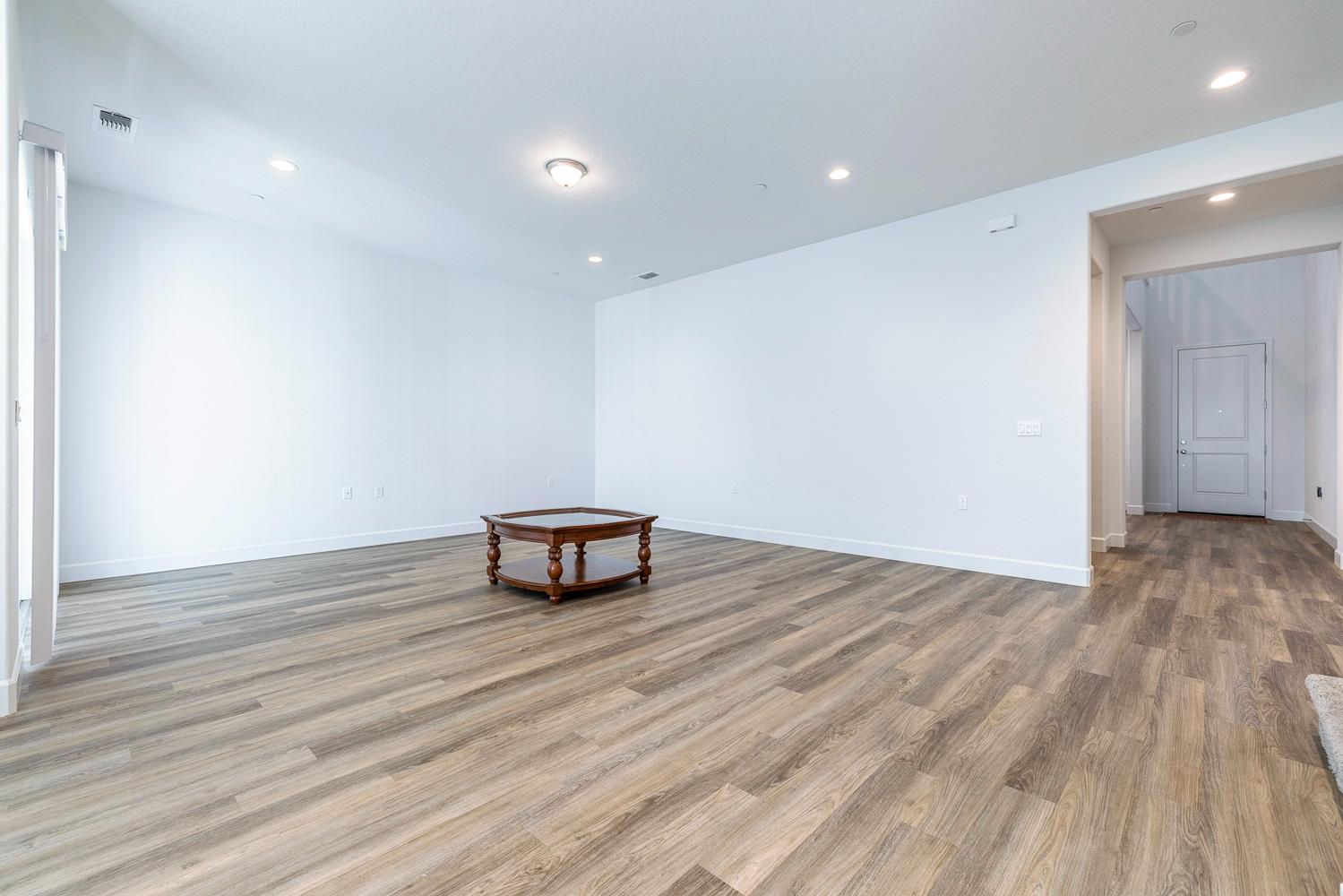 2078 N Laverne Ave, Fresno, CA 93727