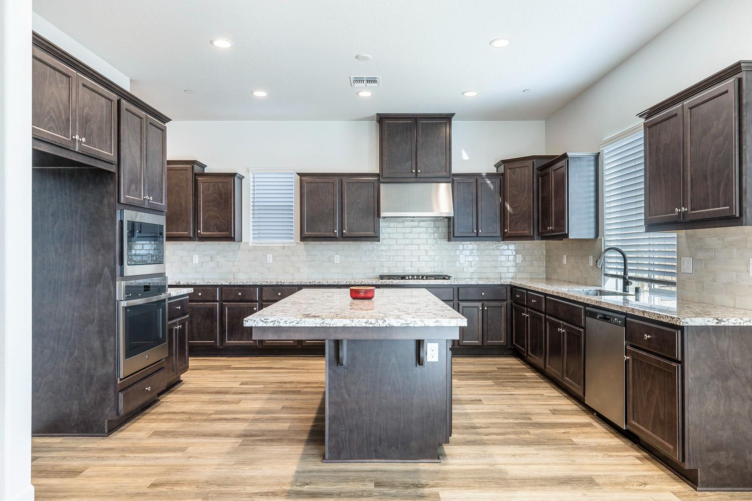 2078 N Laverne Ave, Fresno, CA 93727