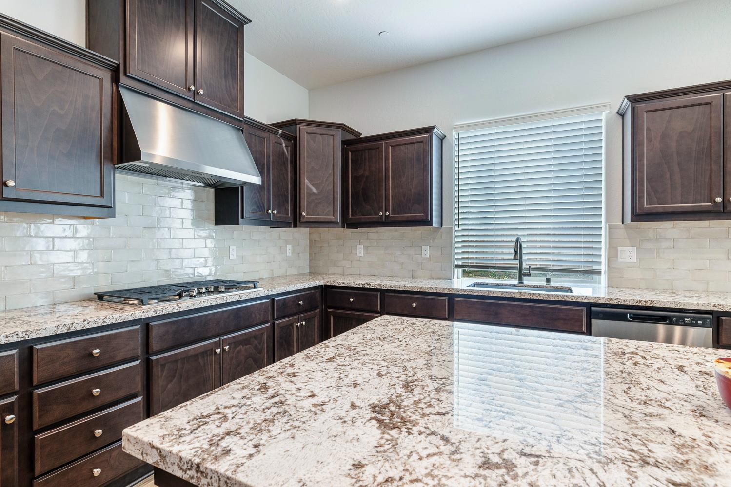 2078 N Laverne Ave, Fresno, CA 93727