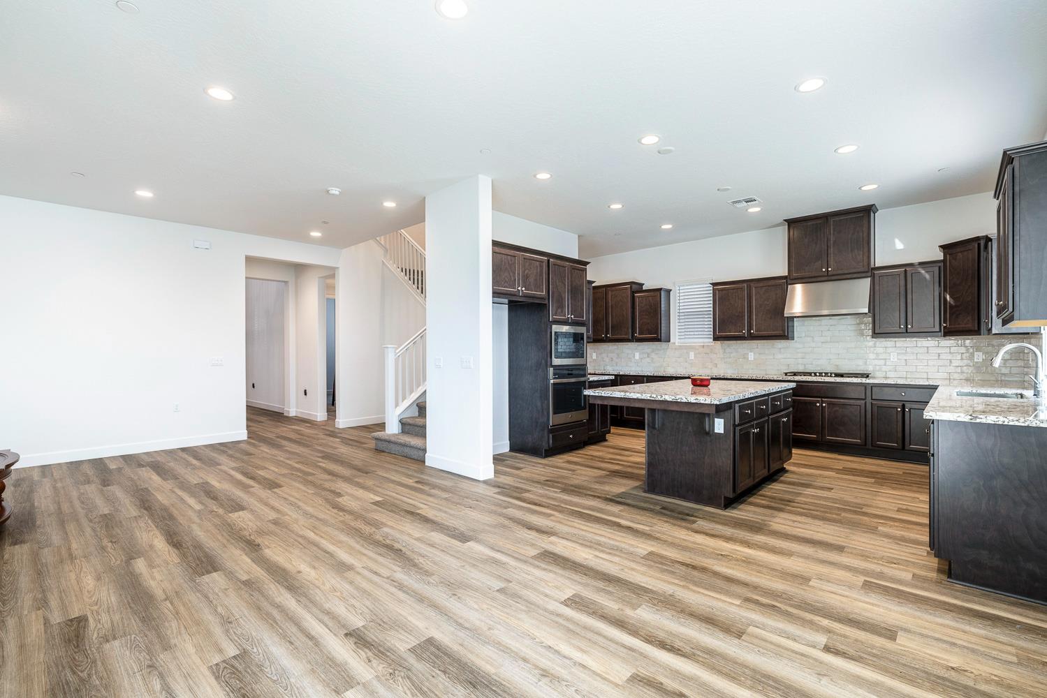 2078 N Laverne Ave, Fresno, CA 93727