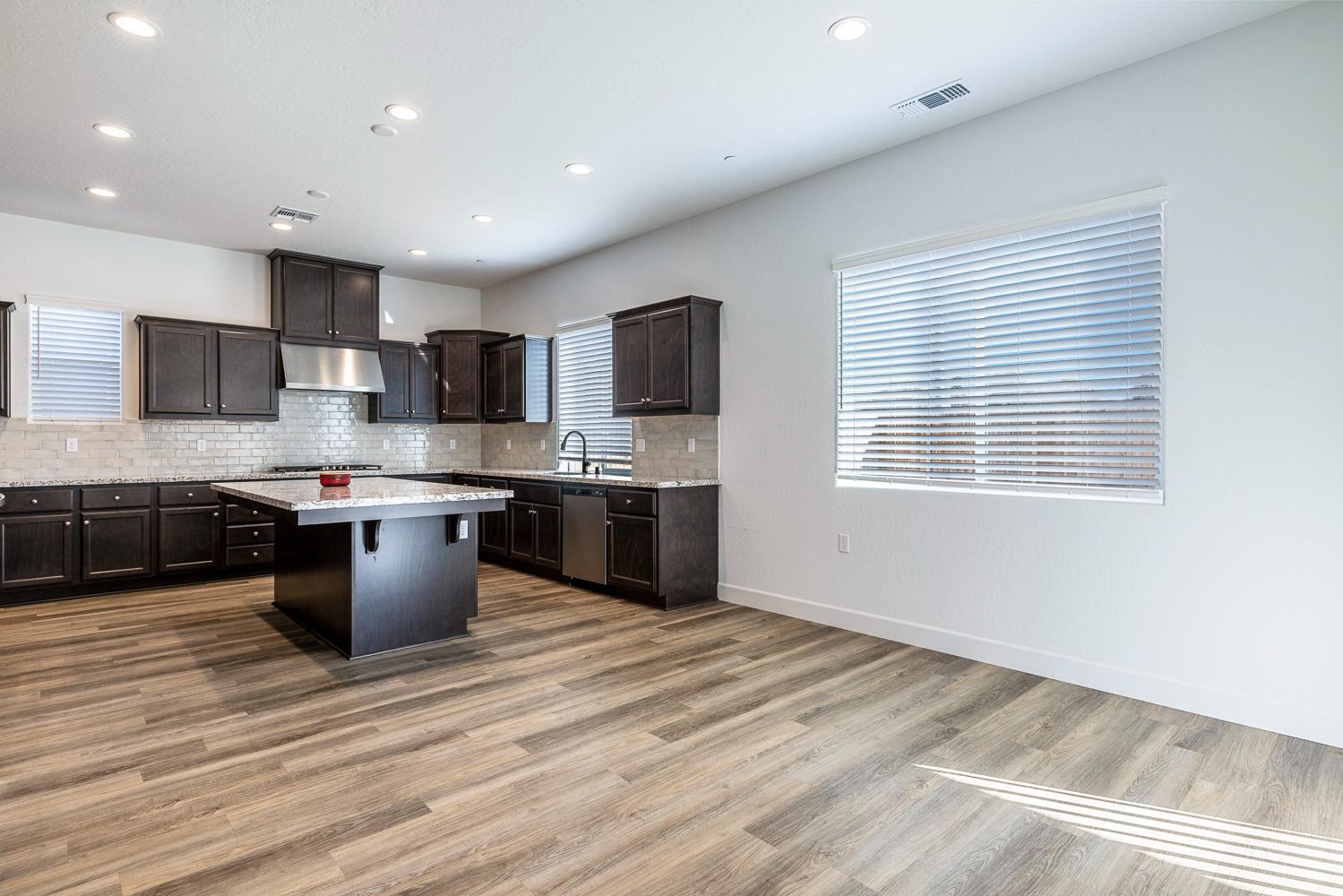 2078 N Laverne Ave, Fresno, CA 93727