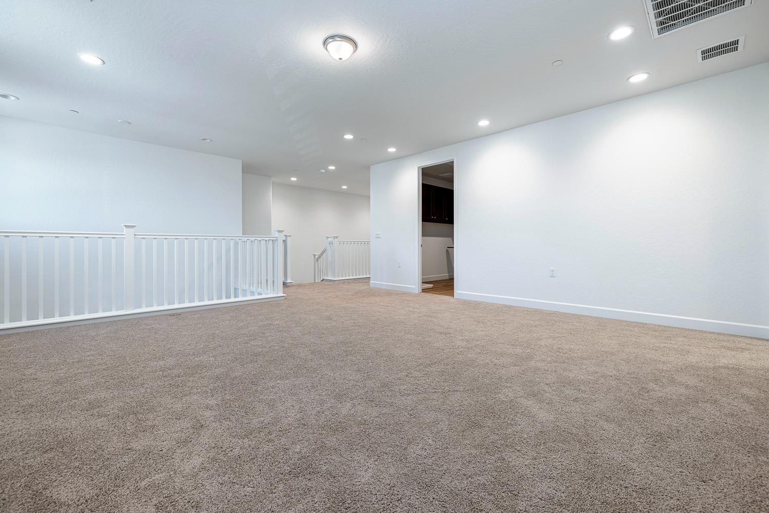 2078 N Laverne Ave, Fresno, CA 93727