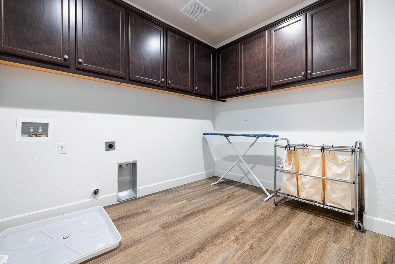 2078 N Laverne Ave, Fresno, CA 93727