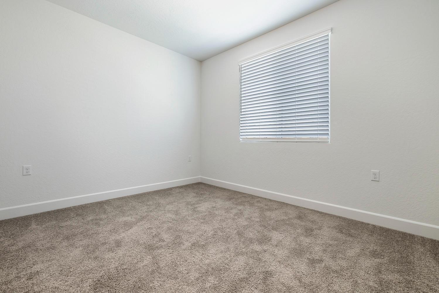 2078 N Laverne Ave, Fresno, CA 93727