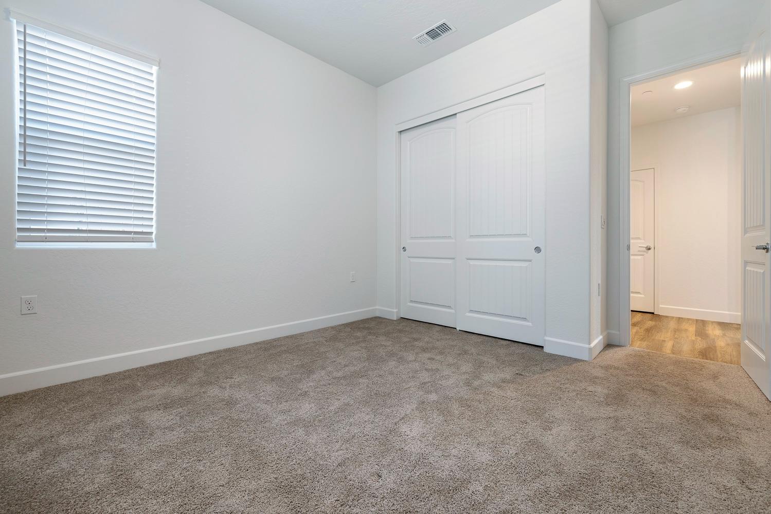 2078 N Laverne Ave, Fresno, CA 93727