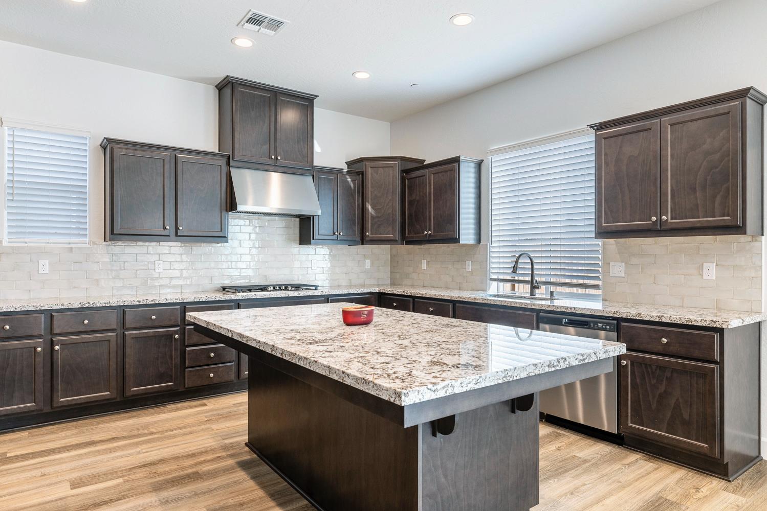 2078 N Laverne Ave, Fresno, CA 93727