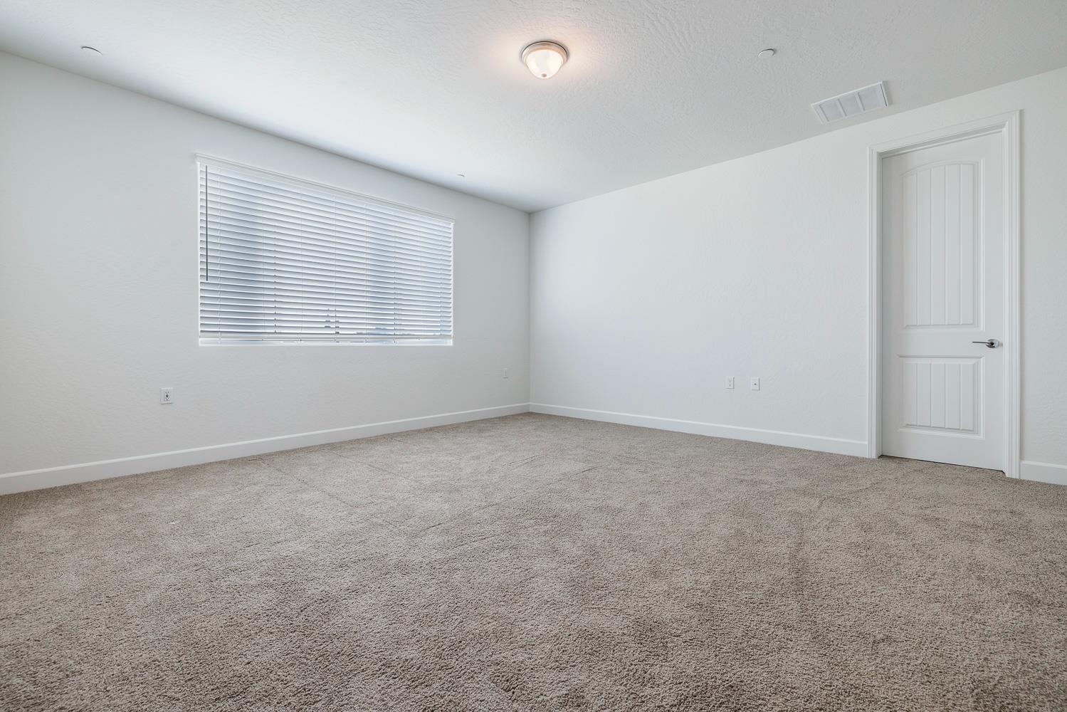 2078 N Laverne Ave, Fresno, CA 93727