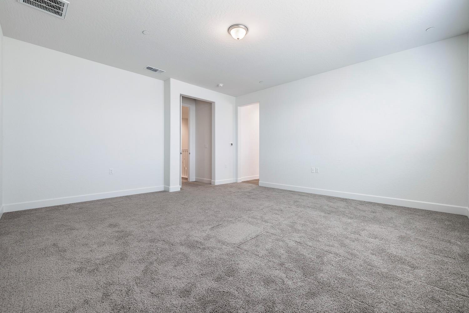 2078 N Laverne Ave, Fresno, CA 93727