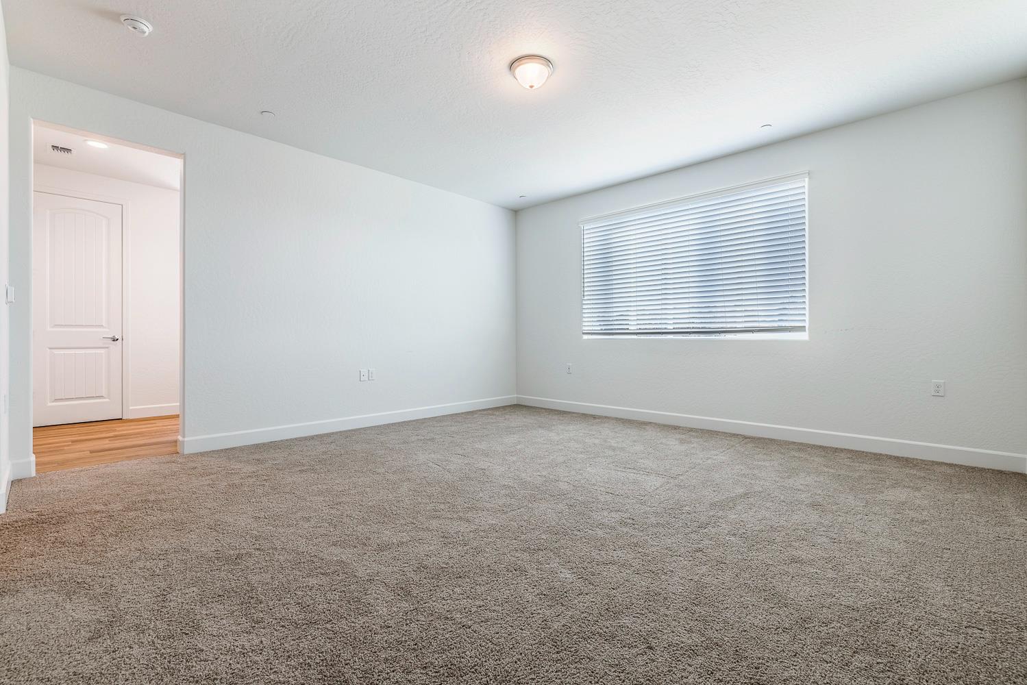 2078 N Laverne Ave, Fresno, CA 93727