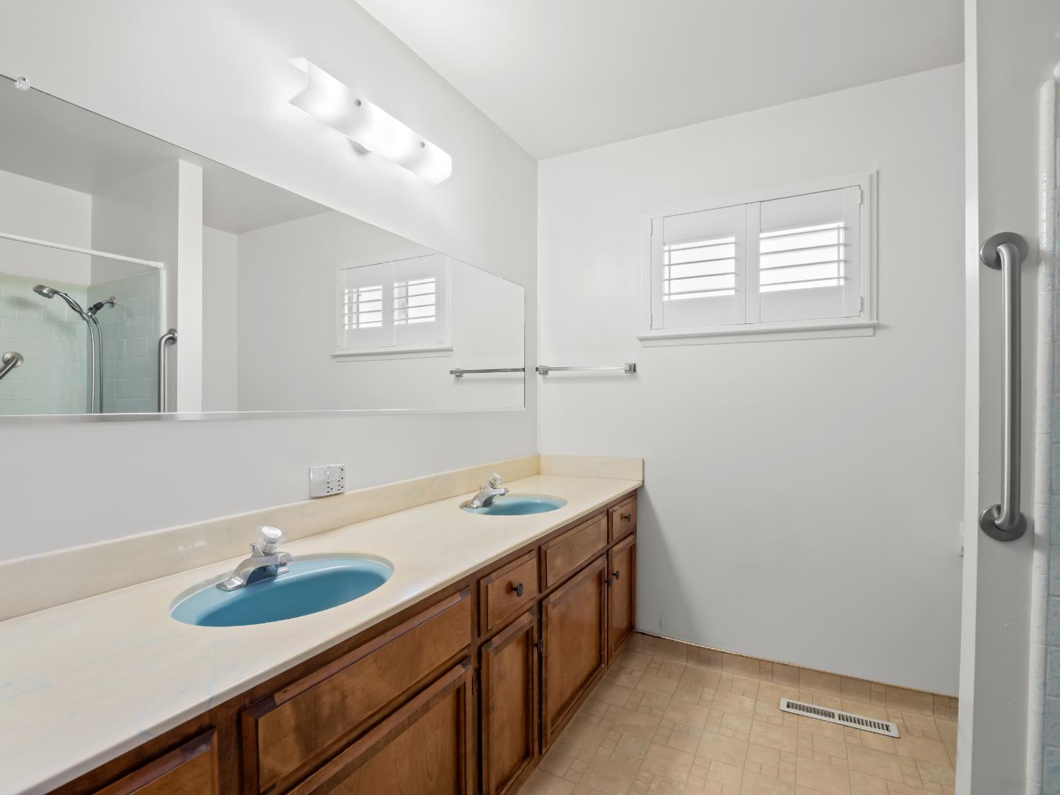 6613 N Chance Ave, Fresno, CA 93710