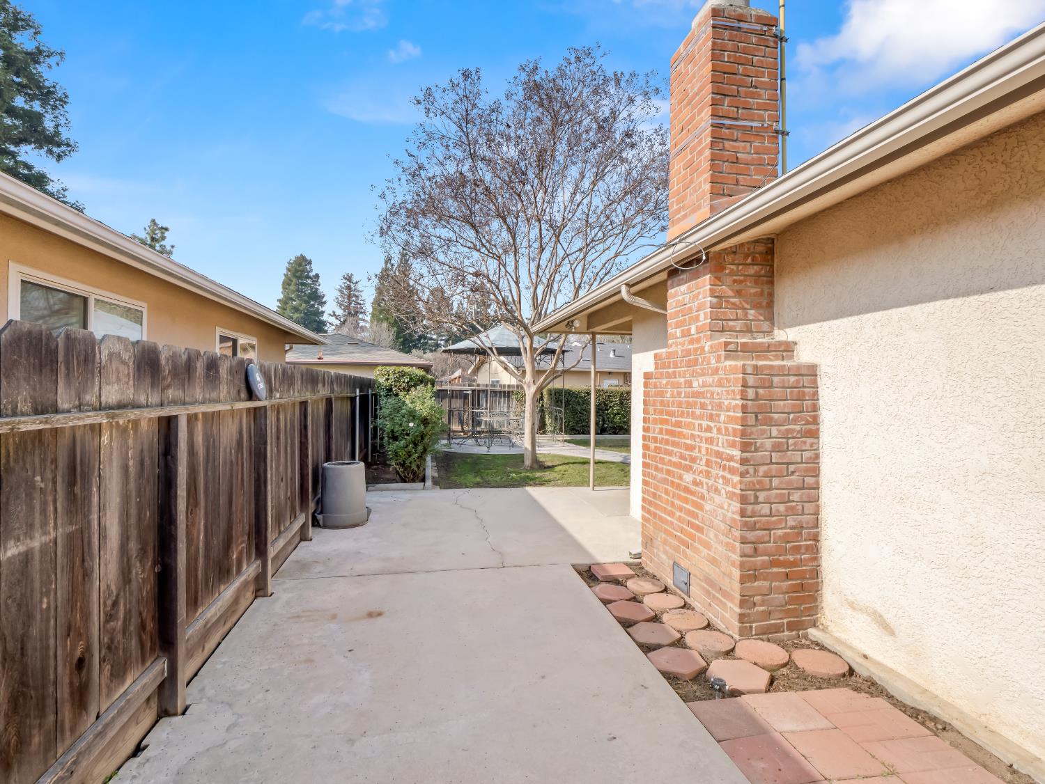 6613 N Chance Ave, Fresno, CA 93710