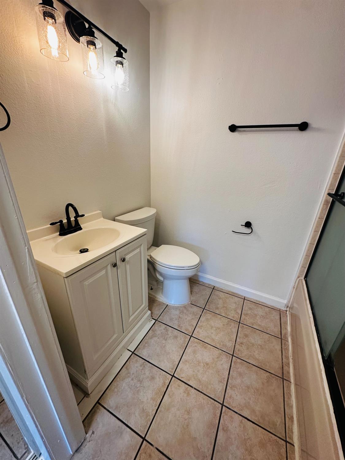 1151 S Chestnut Ave #110, Fresno, CA 93702