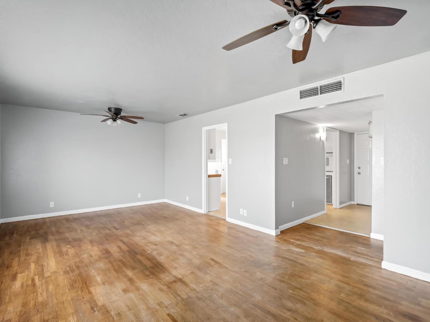 5491 E Dakota Ave, Fresno, CA 93727