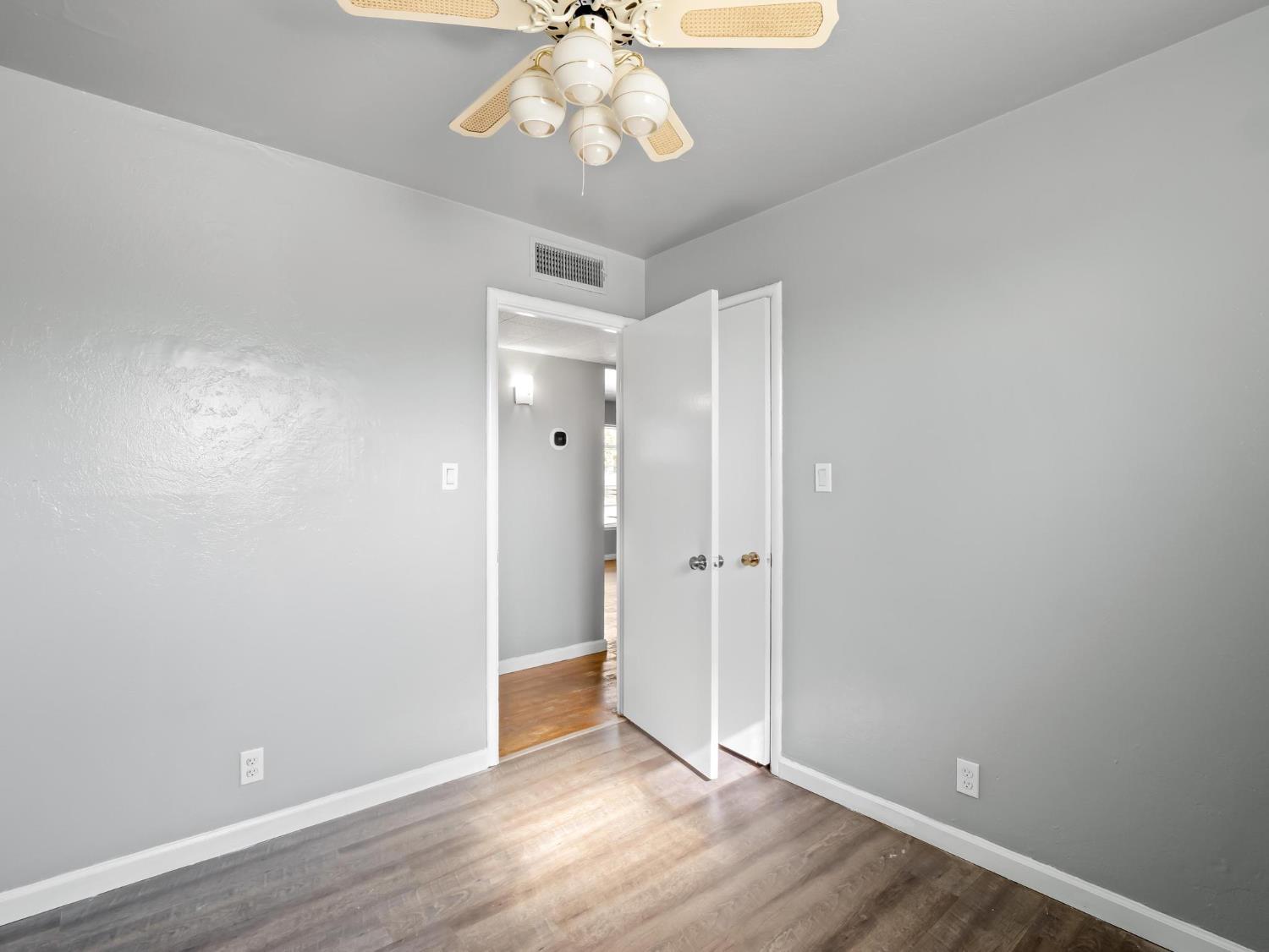 5491 E Dakota Ave, Fresno, CA 93727