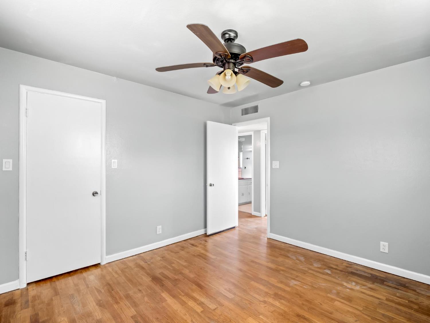 5491 E Dakota Ave, Fresno, CA 93727