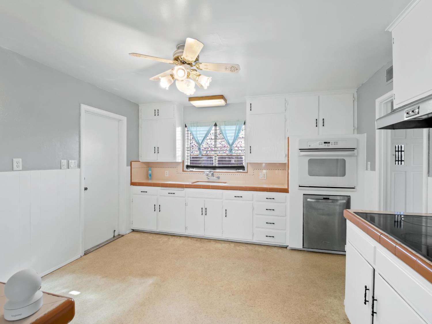 5491 E Dakota Ave, Fresno, CA 93727