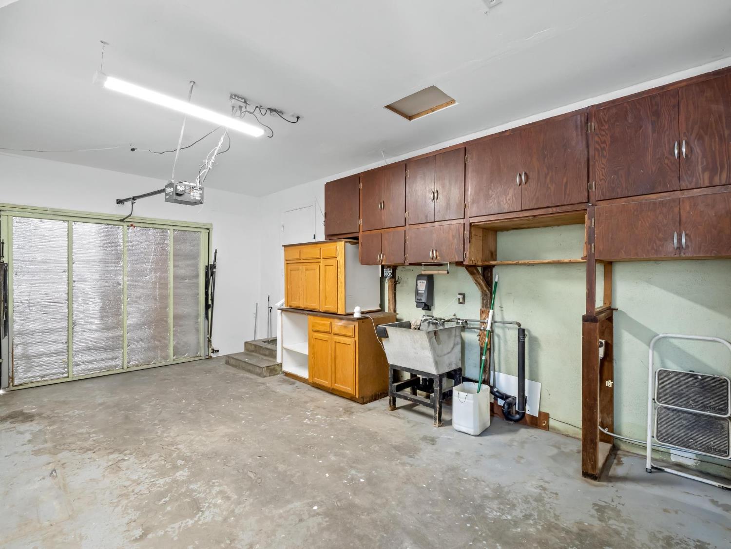 5491 E Dakota Ave, Fresno, CA 93727