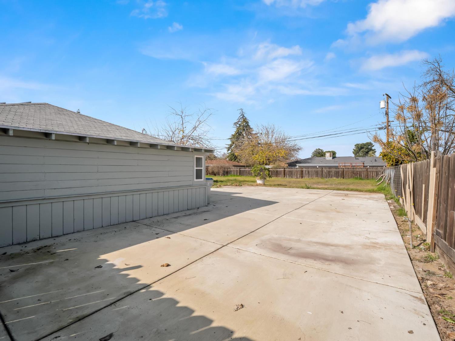 5491 E Dakota Ave, Fresno, CA 93727