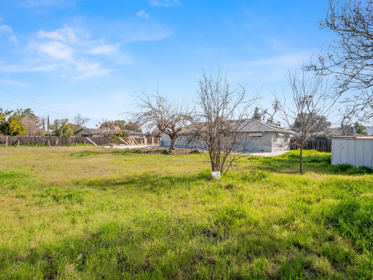 5491 E Dakota Ave, Fresno, CA 93727