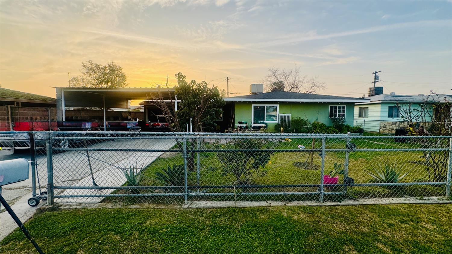5833 Leo St, Bakersfield, CA 93307