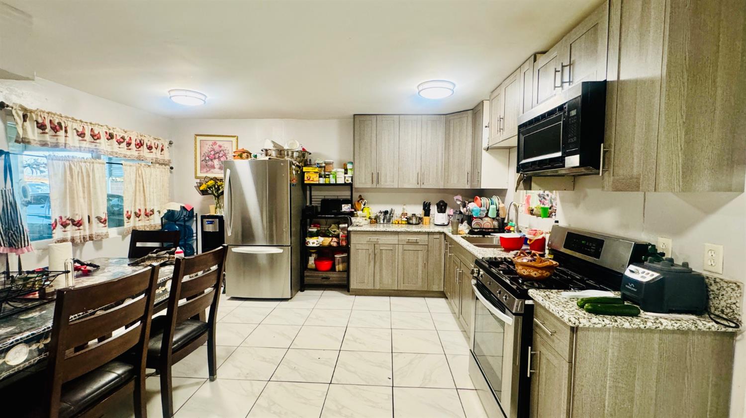 5833 Leo St, Bakersfield, CA 93307