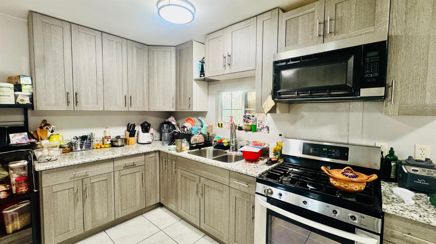 5833 Leo St, Bakersfield, CA 93307