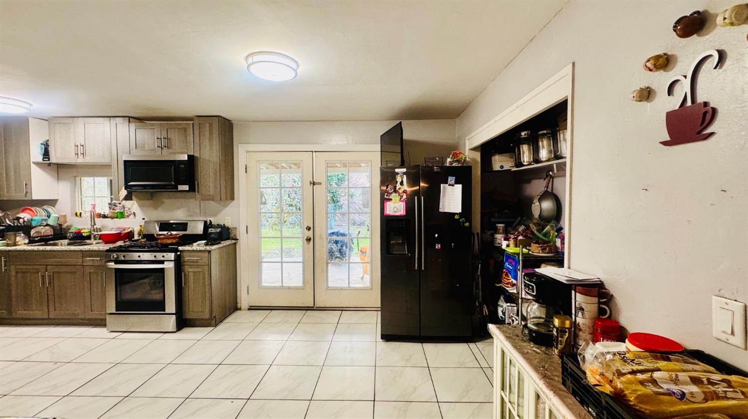 5833 Leo St, Bakersfield, CA 93307