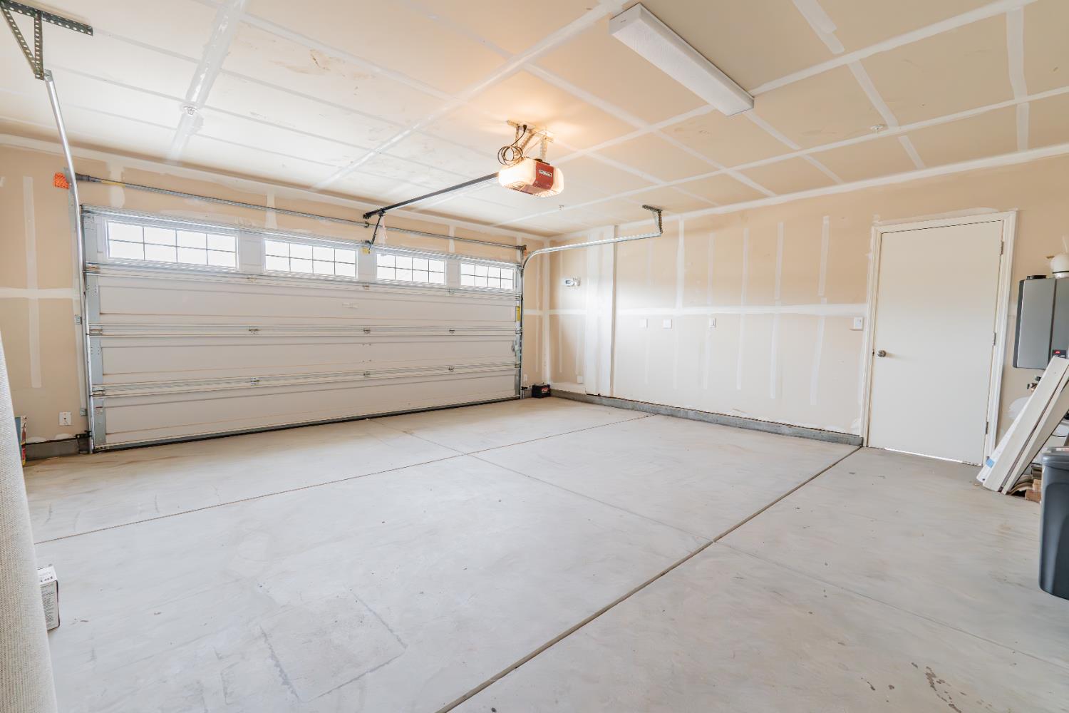 2451 Hermosa Ave, Clovis, CA 93619