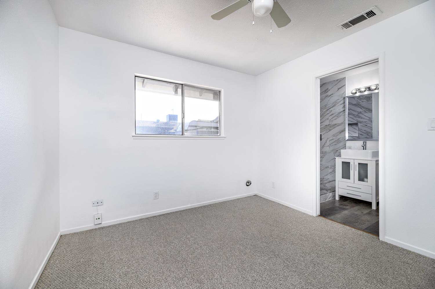 2424 W Holland Ave, Fresno, CA 93705