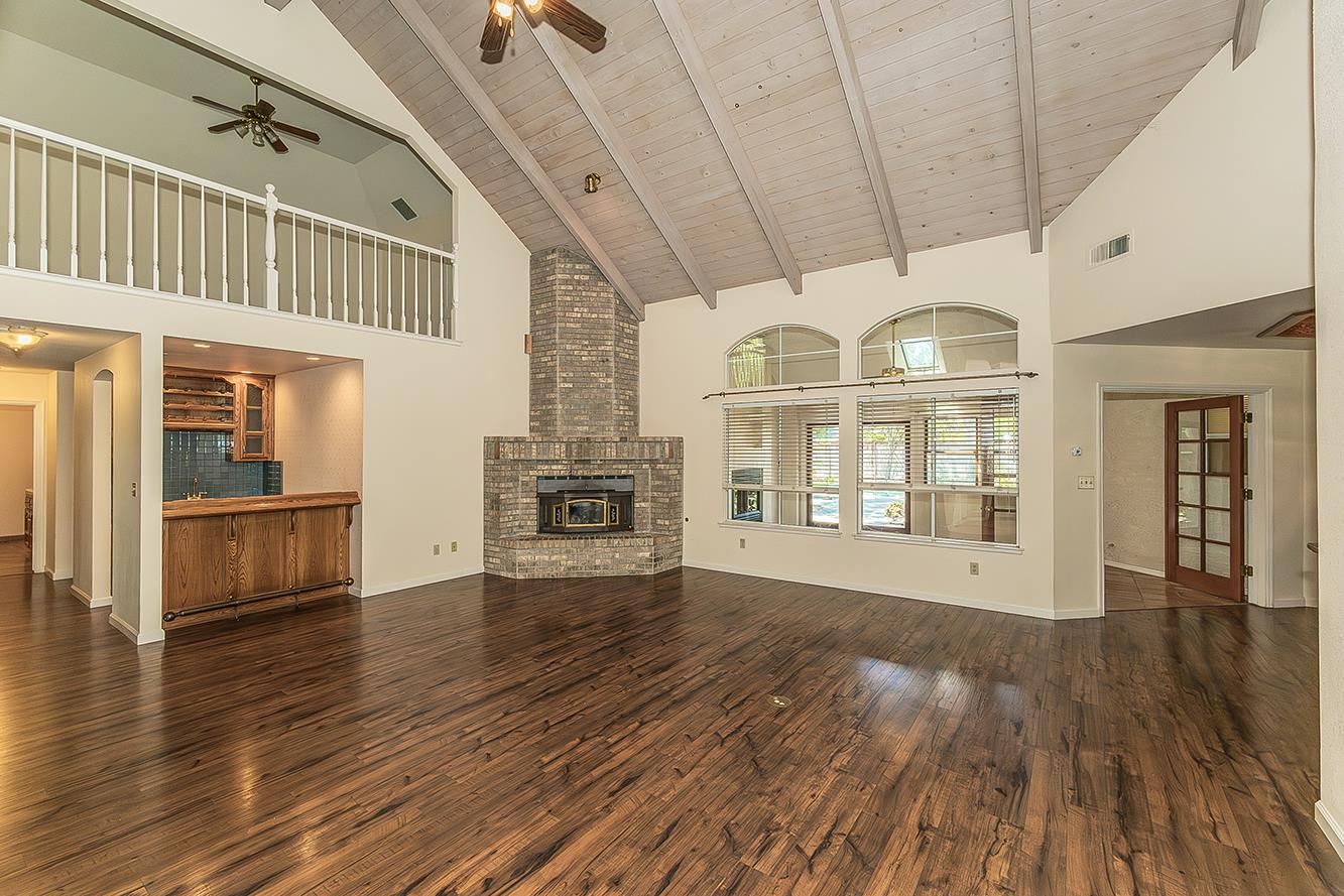 534 E Mariners Cir, Fresno, CA 93730