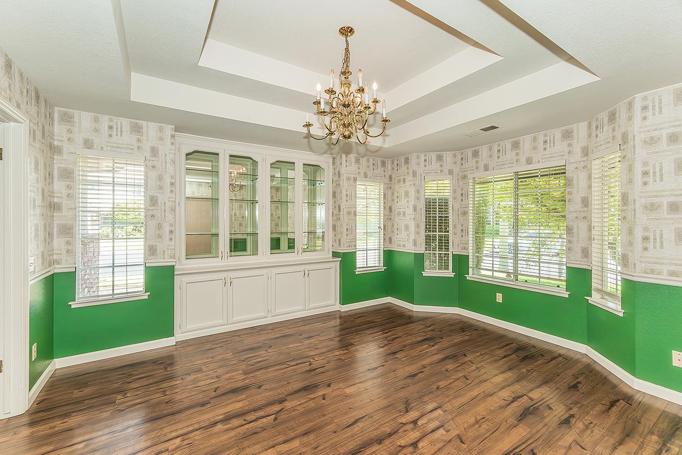 534 E Mariners Cir, Fresno, CA 93730